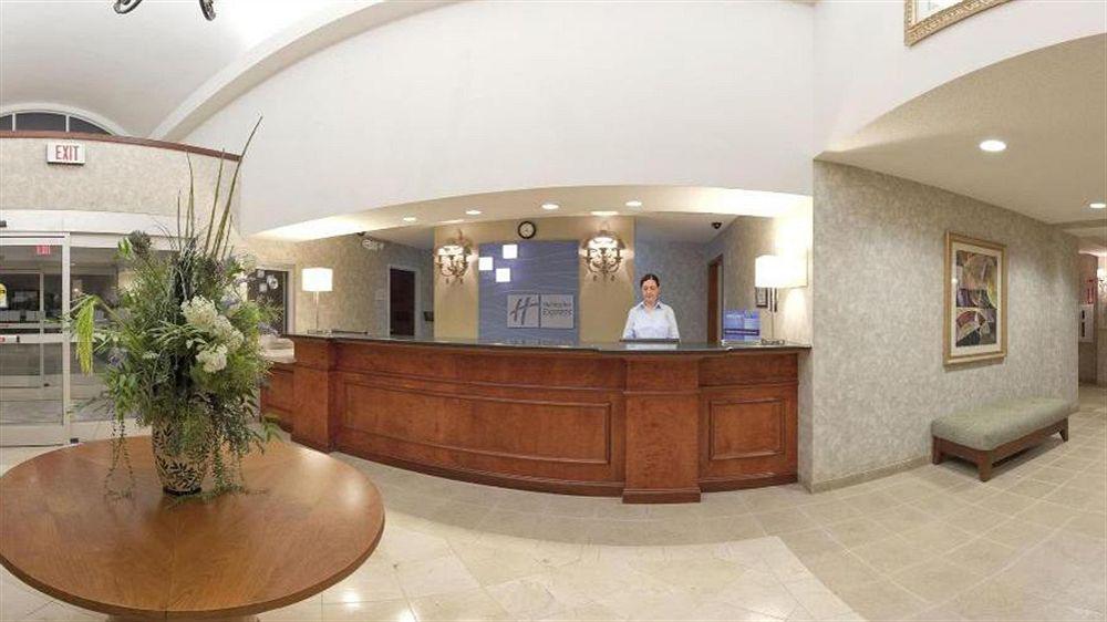 Express & By Ihg 2* Mebane