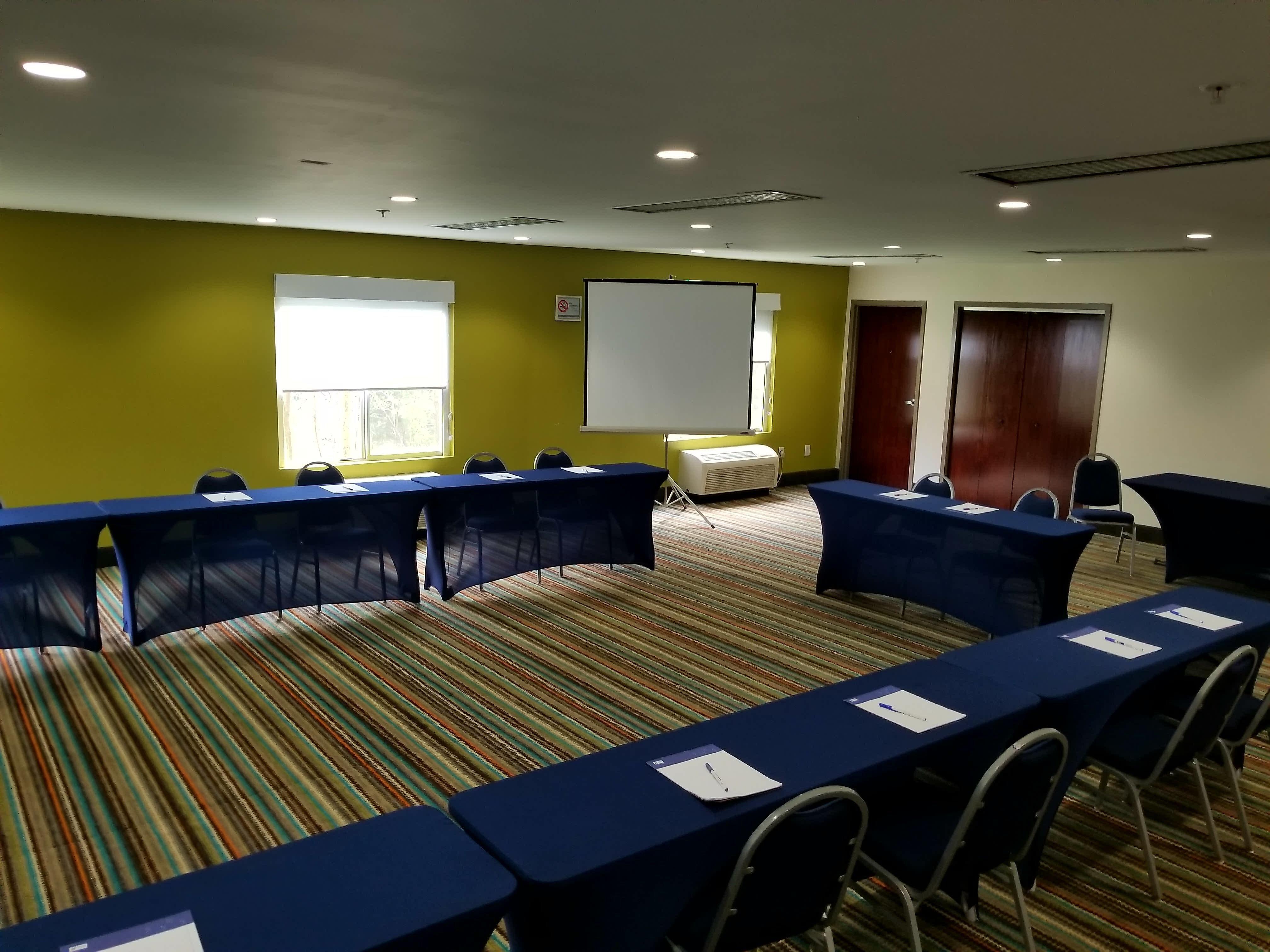 Express & By Ihg 2*
