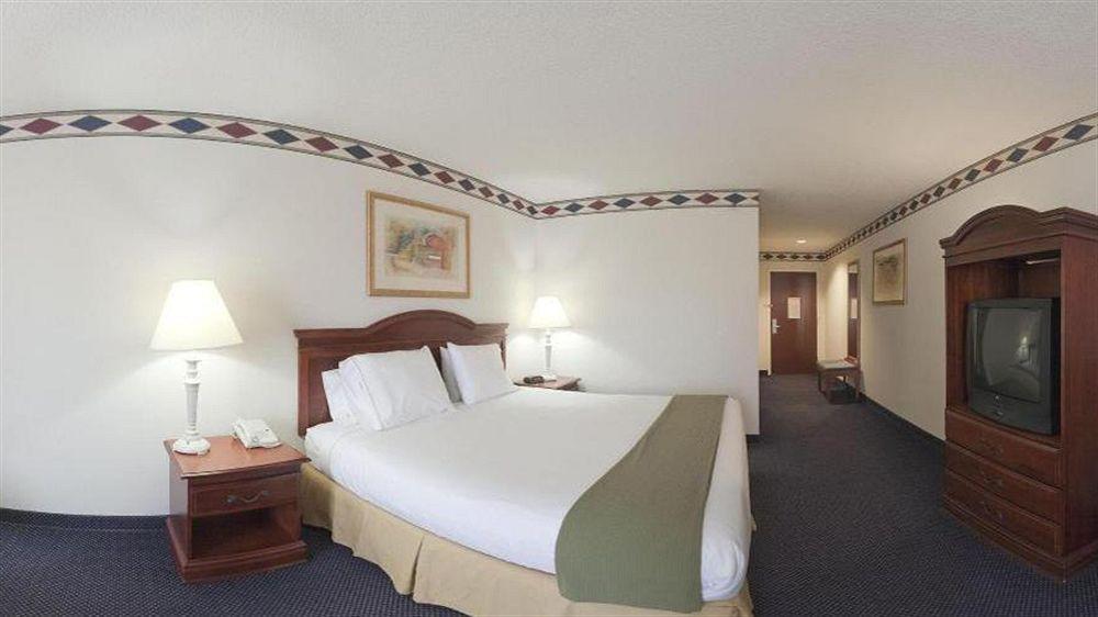 Express & By Ihg Hotel Mebane