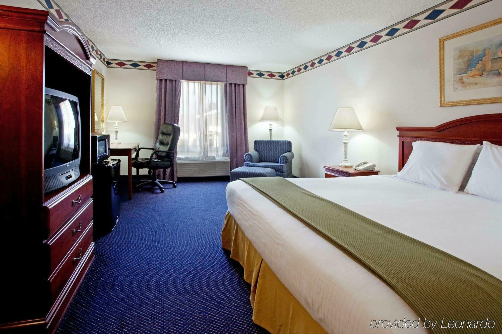 Express & By Ihg Hotel Mebane