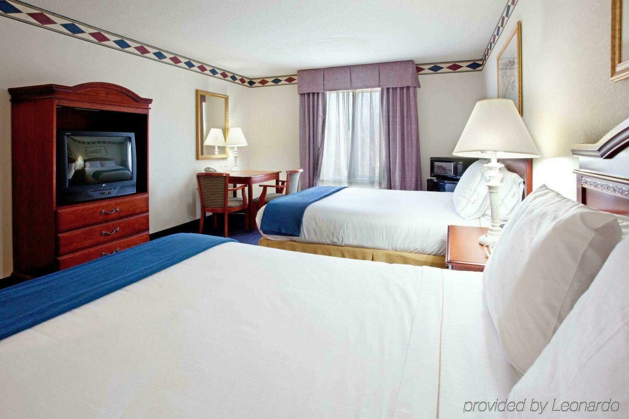 Express & By Ihg Mebane